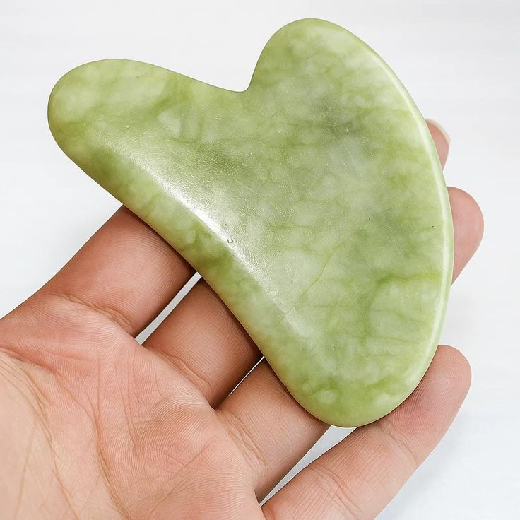 Gua Sha : bienfaits, utilisation et conseils pour une peau éclatante